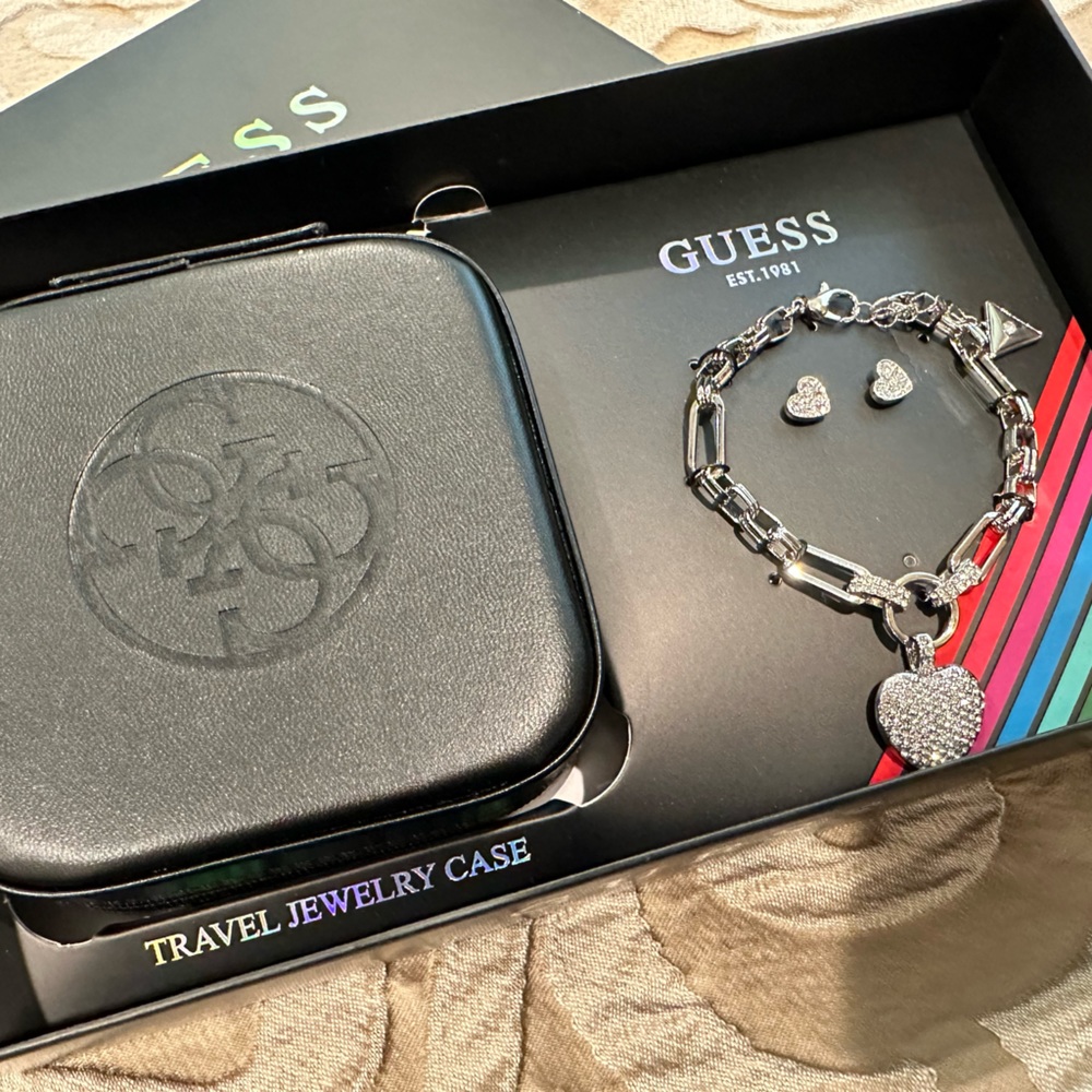 Guess travel jewelry case + bracelet box set. Brand new.